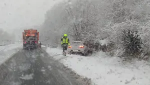 Afecciones en las carreteras navarras por el temporal: accidentes con heridos y retenciones en la N-121