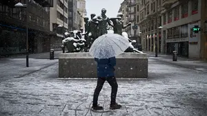 La cota de nieve sigue bajando en una Navarra en alerta: las mínimas se sitúan en los 400 metros