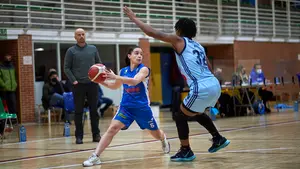 Las mejores imágenes del gran partido de baloncesto femenino entre FNB Ardoi y el Celta de Vigo