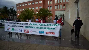 Una semana después de recibir la Medalla de Oro, los trabajadores sanitarios de Navarra denuncian precariedad