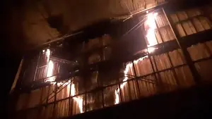 Arden unos 25 metros cuadrados de la cubierta de una empresa navarra ubicada en un polígono de Beriáin