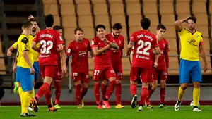 Osasuna se deshace con facilidad del Tomares y pasa de ronda en la Copa: las imágenes del partido en Sevilla