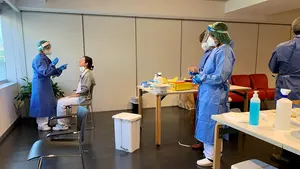 Arranca el plan de cribados quincenales a todos los profesionales sociosanitarios de Navarra