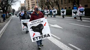 Nueva humillación a las víctimas: los proetarras se manifiestan en Navarra y País Vasco