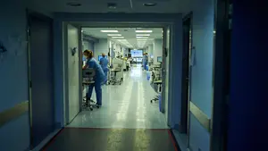 Navarra anota cinco fallecidos más por Covid en un día con la presión asistencial y contagios a la baja