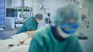 Navarra notifica once nuevos ingresos y tres fallecidos más, dos de ellos de días previos