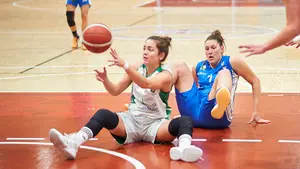 El mejor baloncesto femenino se disfruta con el FNB Ardoi en Zizur Mayor: las mejores imágenes