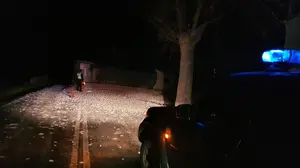 Retiran las 20 toneladas de piedra: reabierta al tráfico la NA-8640 en Carcastillo