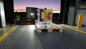 Las primeras dosis de la vacuna contra la Covid-19 ya están en España para repartirse entre las comunidades