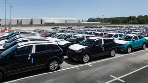 La preocupación por la fabricación del coche eléctrico en Landaben llega al Parlamento