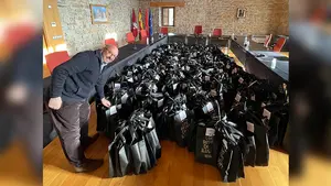 Sus Majestades se adelantan y envían regalos sorpresa para los niños de una localidad navarra