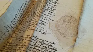 El Archivo de Navarra restaura 90 documentos de varios archivos municipales