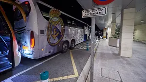 La llegada del Real Madrid a Pamplona después de cuatro horas de retraso por la nieve, en imágenes
