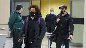 La odisea del Real Madrid en Barajas: aterriza en Pamplona con cuatro horas de retraso por la nieve