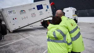 De camión a hospital: la transformación del centro que recorrerá Navarra para ayudar en la vacunación