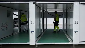 El hospital móvil llega a Oronoz-Mugaire para vacunar: "Tenemos capacidad para poner muchas más"