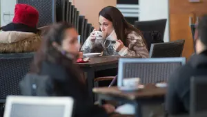 Piden intensificar las medidas contra el coronavirus por las "elevadas" tasas de transmisión