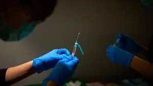 Vacunación contra el coronavirus en Navarra: calendario, orden de población y citas