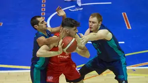 A punto de sorprender al Menorca: el Basket Navarra compite hasta el final por la victoria en Arrosadía