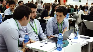 Universitarios navarros compiten para demostrar su talento empresarial en un programa educativo nacional