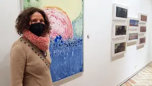 Arte a través de las emociones vividas en una UCI: la artista Sagrario Azcona presenta su obra en la Ciudadela