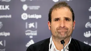 Arrasate ve "potencial" en el Almería y confirma que ni Jony ni Budimir llegarán para enfrentarse al Betis