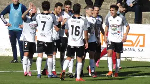 Gran partido del Tudelano que supera c&oacute;modamente al Tarazona y se coloca fuera de la zona de descenso