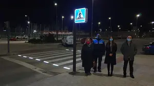 El paso de cebra que se ilumina al cruzar la calle: la curiosa instalación que estrena una población navarra