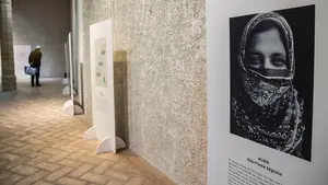 Inauguran en el Palacio del Condestable una muestra para homenajear a la enfermería a través del arte