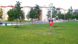 Dos barrios de Pamplona contarán este año con cuatro nuevas zonas de esparcimiento canino