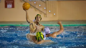 El Waterpolo Navarra gana su primer partido y da un paso de gigante 