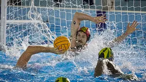 Derrota para empezar: el Waterpolo Navarra cae ante el Tarrasa en la piscina de Amaya