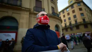 Los hosteleros navarros ven "imposible" el pasaporte Covid en bares