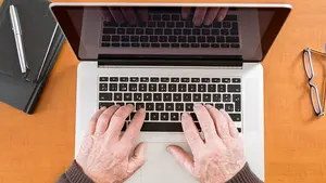 Desarrollo personal, competencias digitales y salud: impulsan en Navarra talleres virtuales para mayores de 60 años