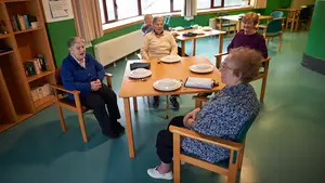 Navarra flexibiliza las restricciones Covid en sus residencias de mayores