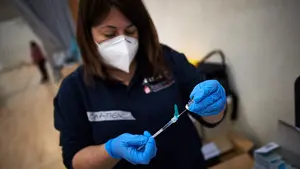 Induráin retrasa la vacunación para profesores de dos tipos de escuelas