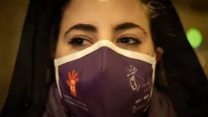 La manifestación del 8-M por las calles de Pamplona, en imágenes