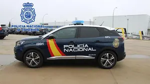 La Policía Nacional estrena en Navarra cuatro 'supercoches' híbridos recargables