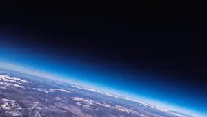 Escolares lanzan en el Circuito de Los Arcos sus simulaciones reales de satélites