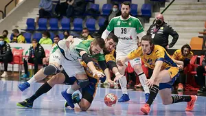 El Anaitasuna mantiene su alto nivel de juego ante el Villa de Aranda: las mejores imágenes