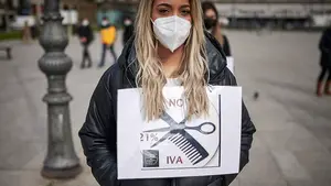 La senadora navarra Ruth Goñi pide rebajar el IVA de las peluquerías para evitar 17.000 cierres