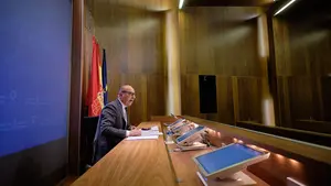 Gimeno, 'acorralado': sindicatos y empresarios critican al Departamento de Educación