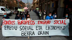 'Fondos europeos: engaño social': reclaman en Pamplona rescatar lo público