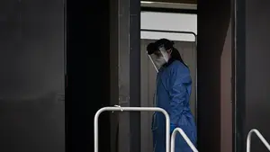 Los positivos por coronavirus siguen por encima de los 200 casos diarios en Navarra