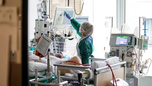 Aumentan los ingresos en los puestos UCI de la Comunidad Foral