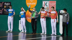 La emoción de las semifinales del Parejas se vive en el frontón Labrit: las mejores imágenes