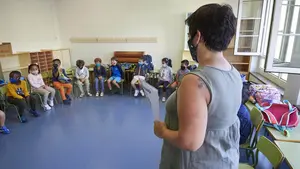 Gimeno impone de nuevo la jornada continua en los colegios navarros por el Covid