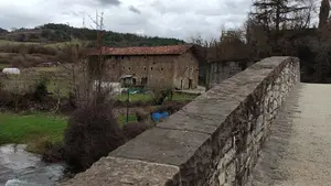 Rescatan a un peregrino en Zubiri con una contractura que le impedía caminar