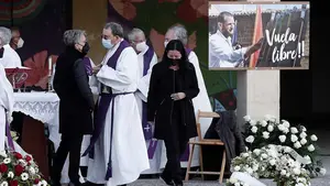 Emotiva despedida al periodista navarro David Beriáin en Artajona