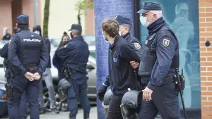 La Policía Nacional desarticula en Pamplona un grupo abertzale con manuales para confeccionar explosivos